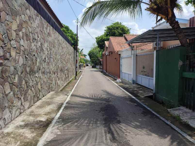 dijual rumah jalan singosari nusukan