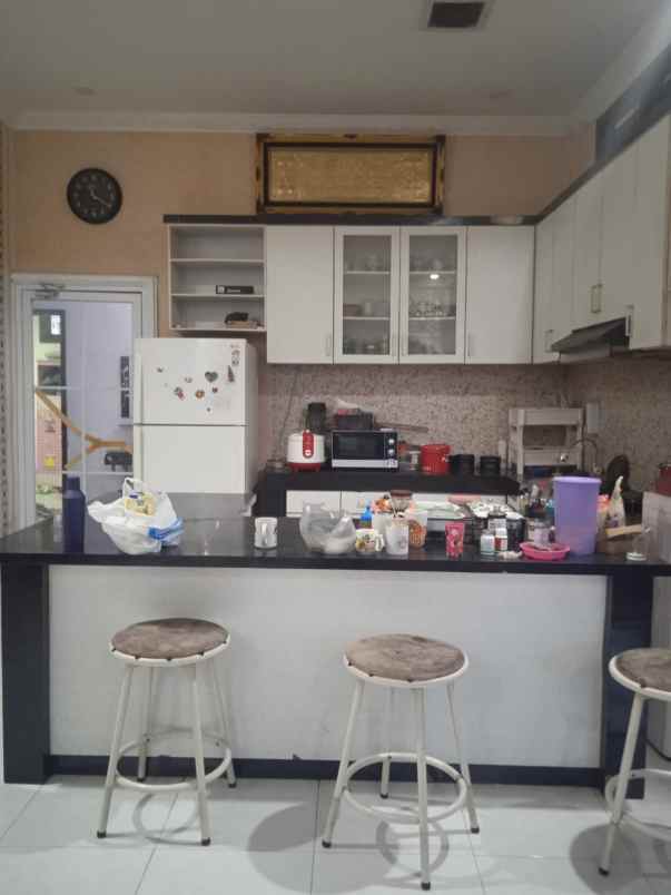 dijual rumah jalan sultan