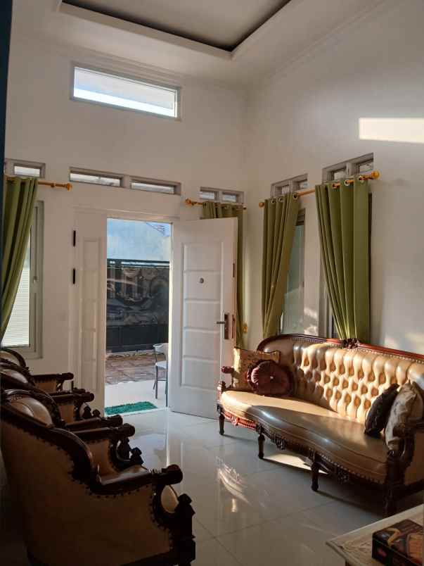 dijual rumah jalan wahab kemang sari