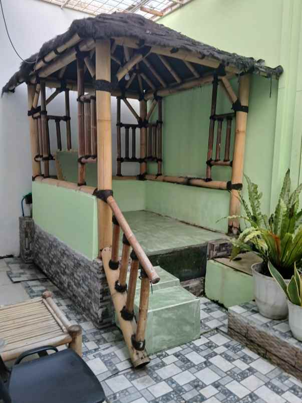 dijual rumah jalan wahab kemang sari