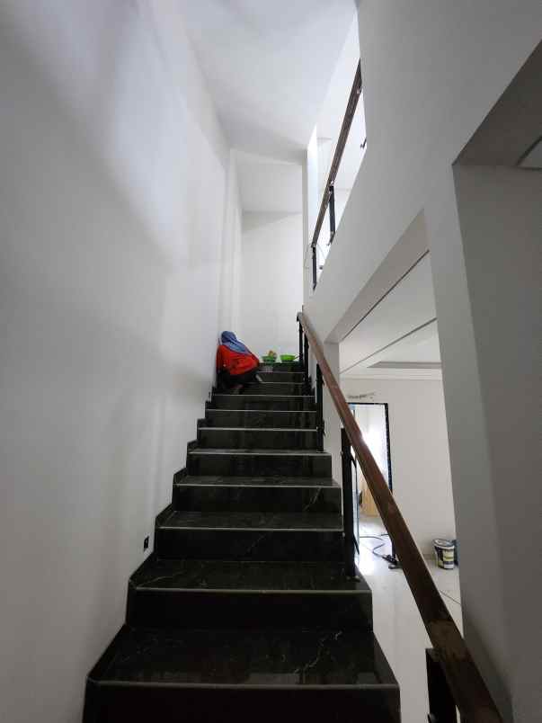 dijual rumah jalan woodland citraland