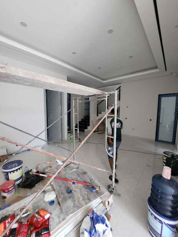 dijual rumah jalan woodland citraland
