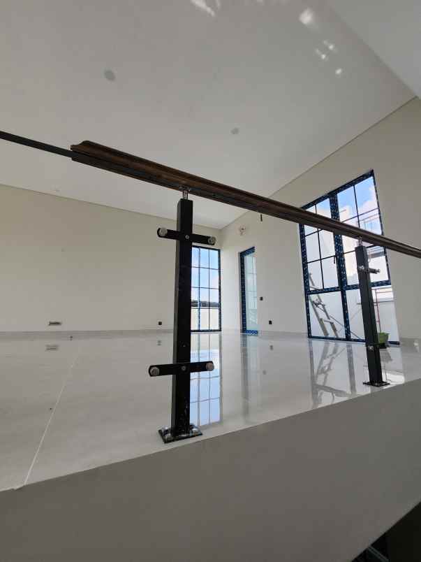 dijual rumah jalan woodland citraland