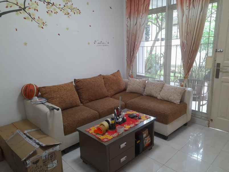 dijual rumah janur elok kelapa gading