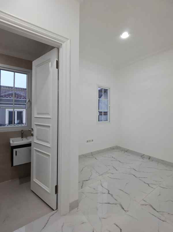 dijual rumah jatiwaringin bekasi