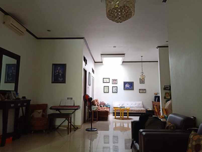 dijual rumah jk173