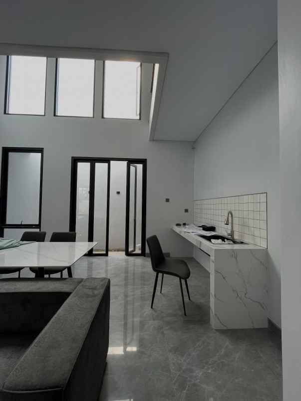 dijual rumah jl besi jangkang klidon