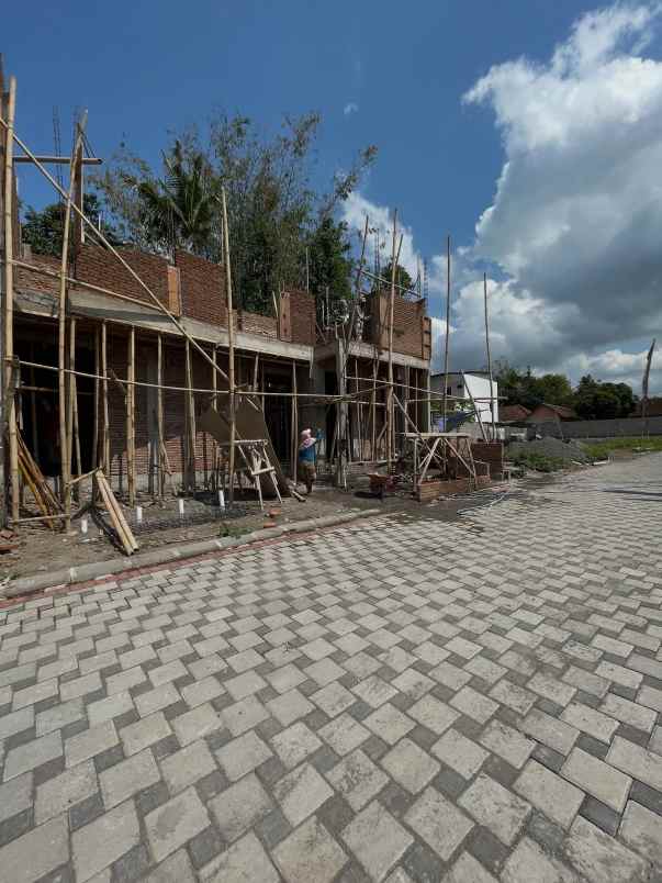 dijual rumah jl besi jangkang klidon