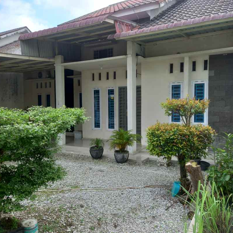 dijual rumah jl bina widya hr subrantas