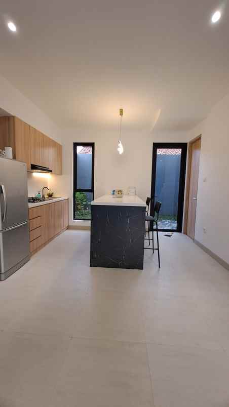 dijual rumah jl cendrawasih