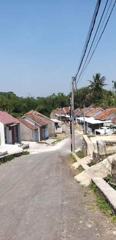 dijual rumah jl cimanggung parakan muncang