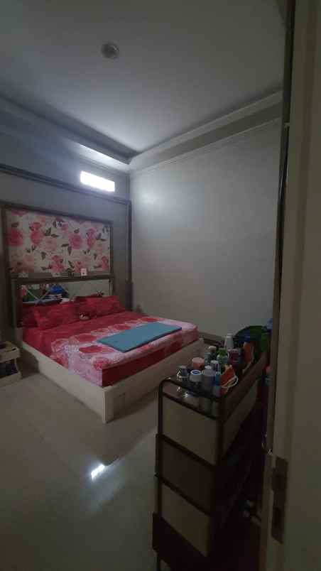 dijual rumah jl gading raya pondok