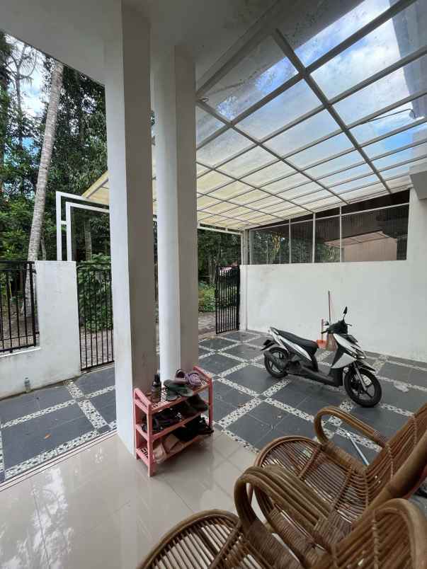 dijual rumah jl godean km 7
