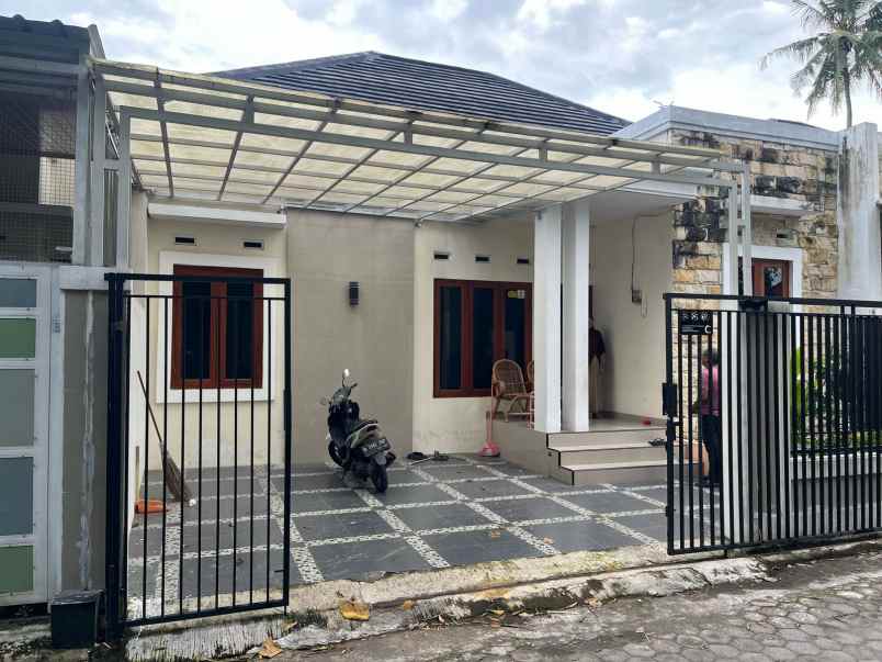 dijual rumah jl godean km 7