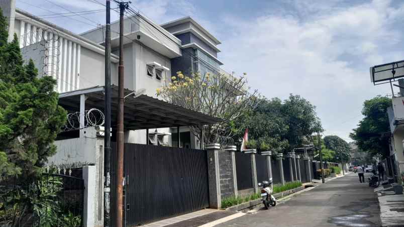 dijual rumah jl ibrahim adji kota bandung