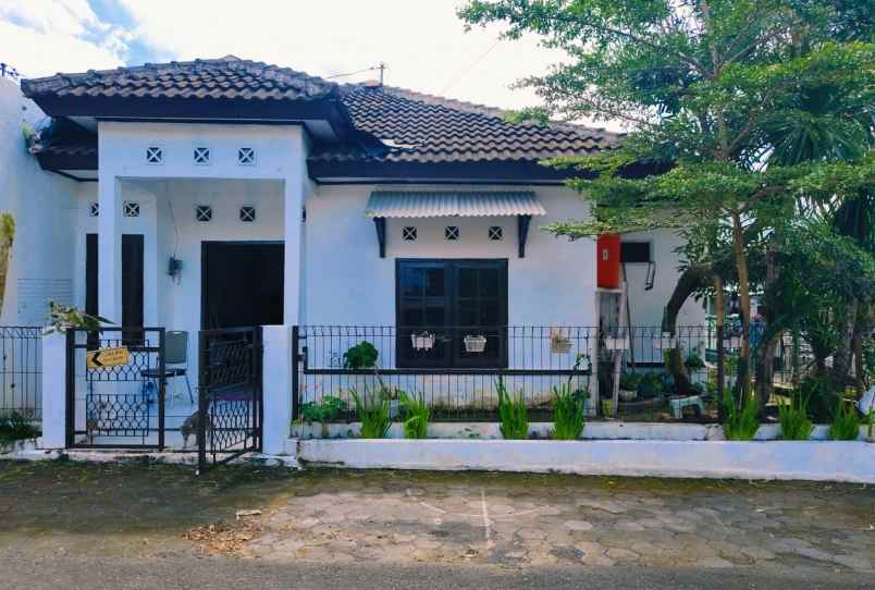 dijual rumah jl kaliurang km 10