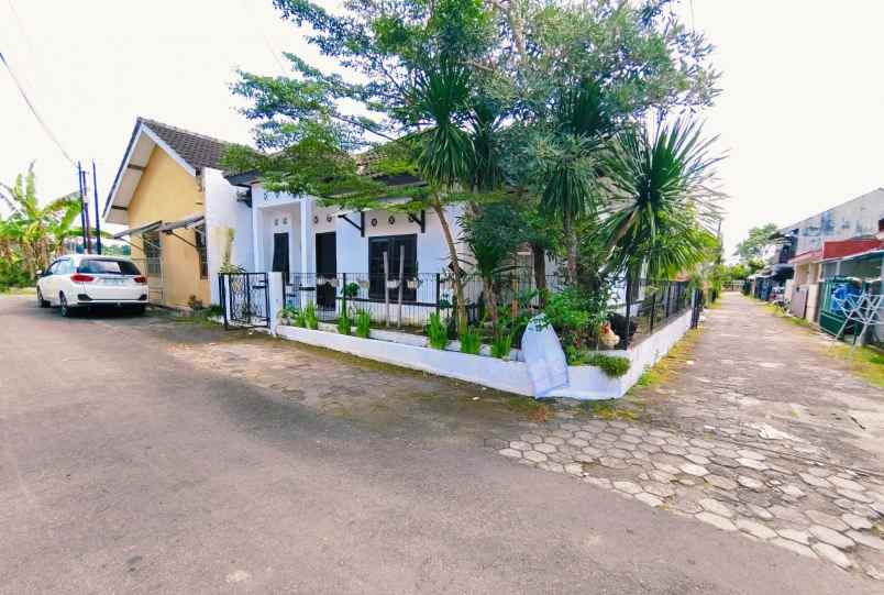 dijual rumah jl kaliurang km 10
