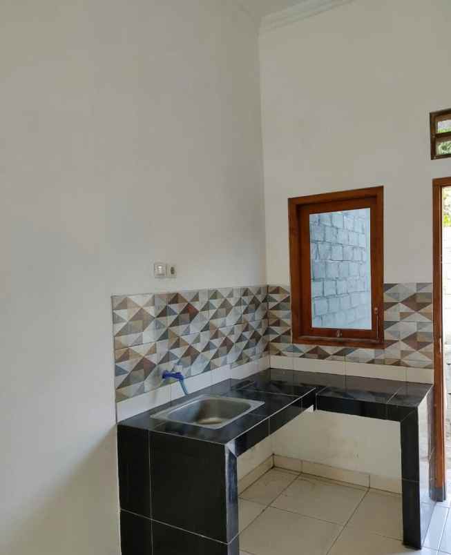 dijual rumah jl kaliurang km 12