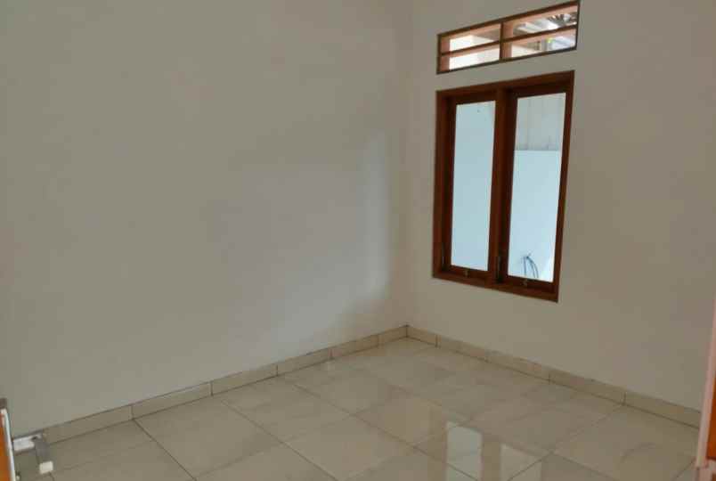 dijual rumah jl kaliurang km 12