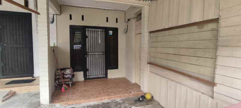 dijual rumah jl karya bersama