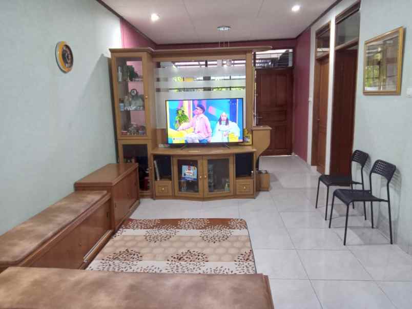 dijual rumah jl kembar timur bkr