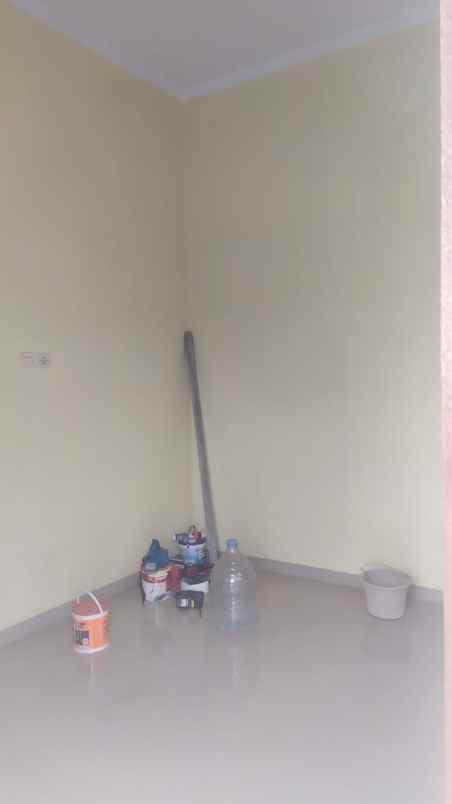 dijual rumah jl ketapang raya cipondoh