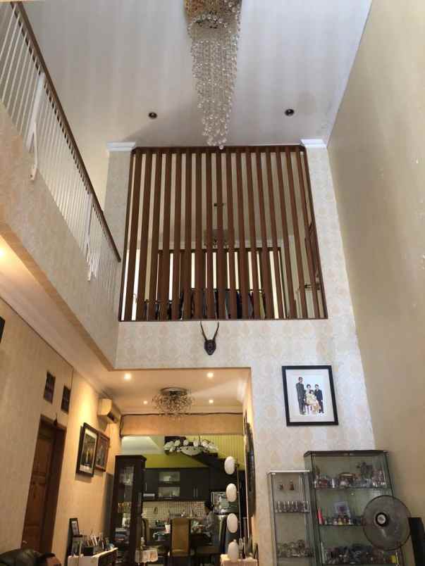 dijual rumah jl pasar minggu raya