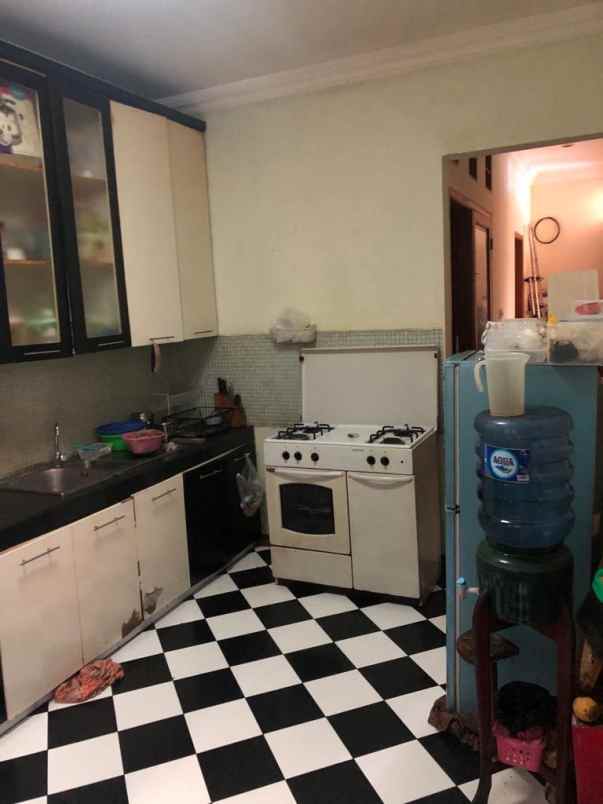 dijual rumah jl pasar minggu raya