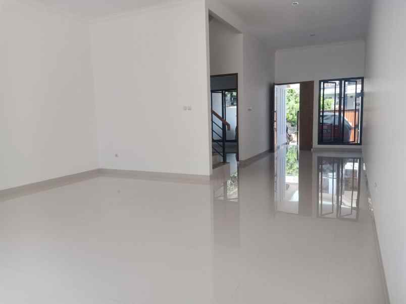 dijual rumah jl pondok kelapa duren