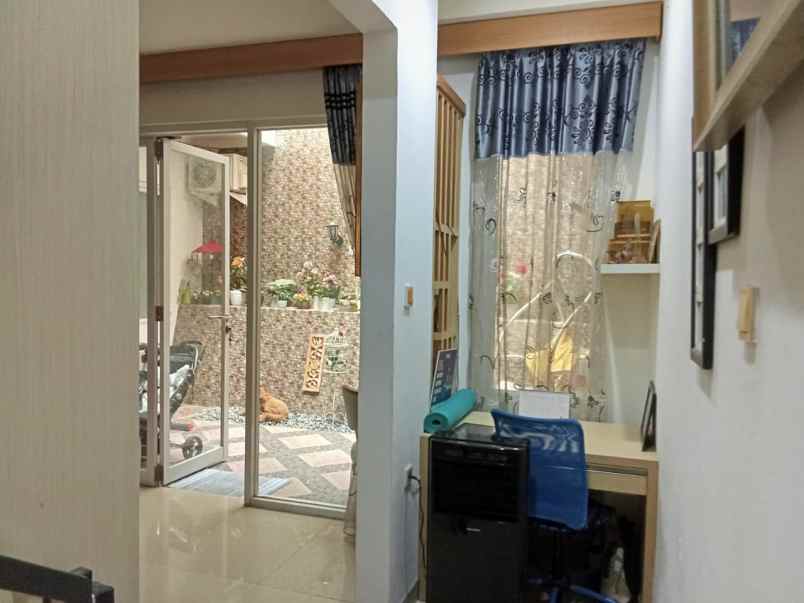 dijual rumah jl pondok labu cilandak