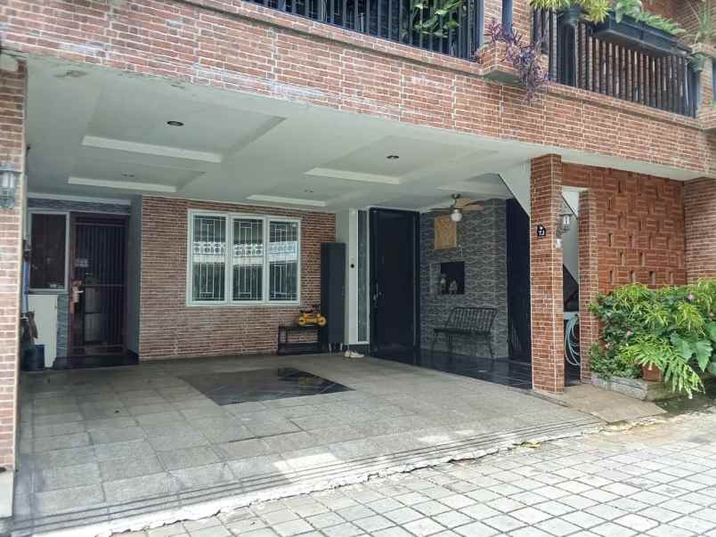 dijual rumah jl pondok labu cilandak