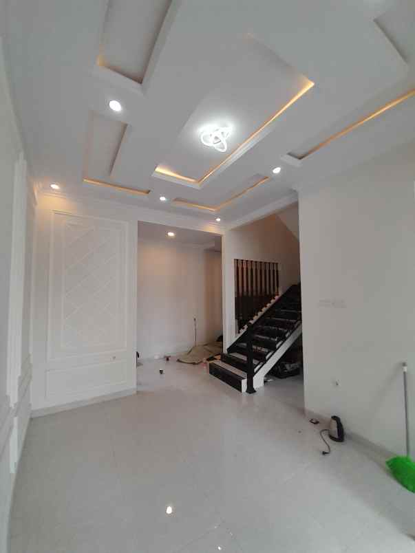 dijual rumah jl raden sanim tanah baru