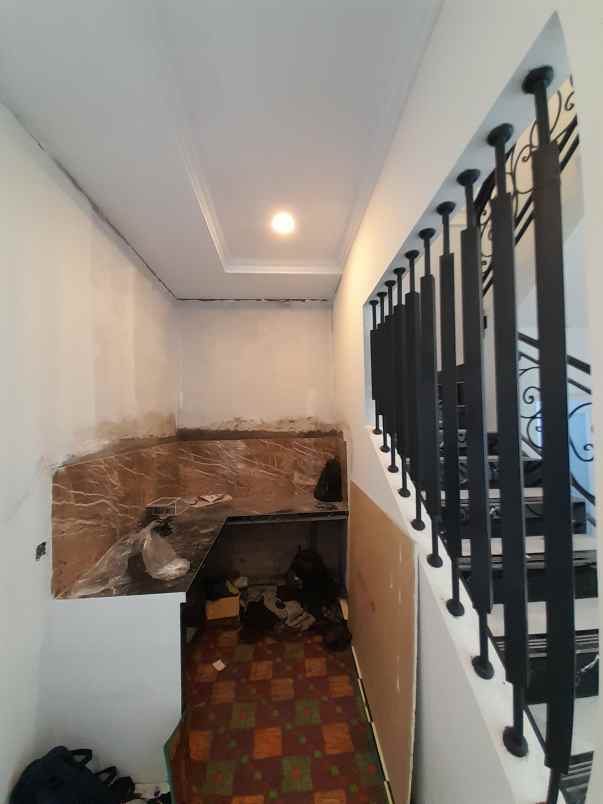dijual rumah jl raden sanim tanah baru