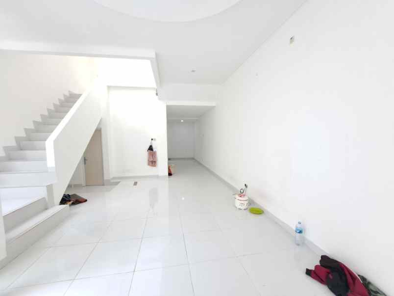 dijual rumah jl raya ceger