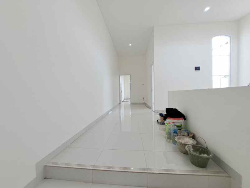 dijual rumah jl raya ceger