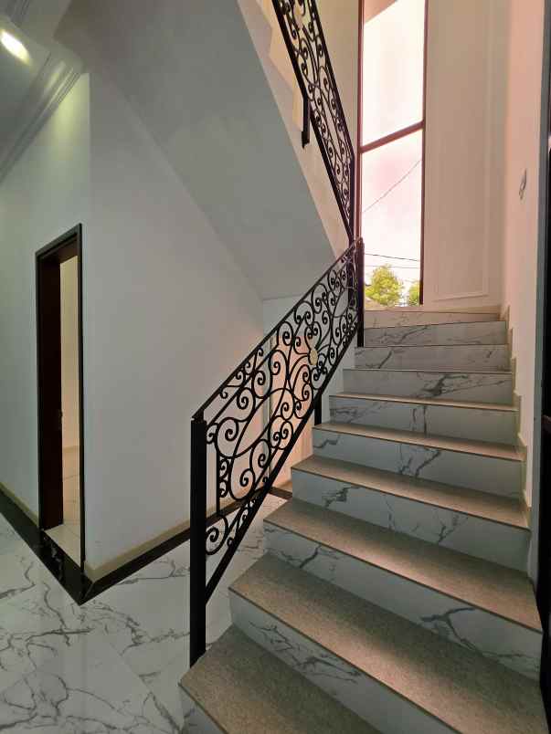 dijual rumah jl raya komplek kavling