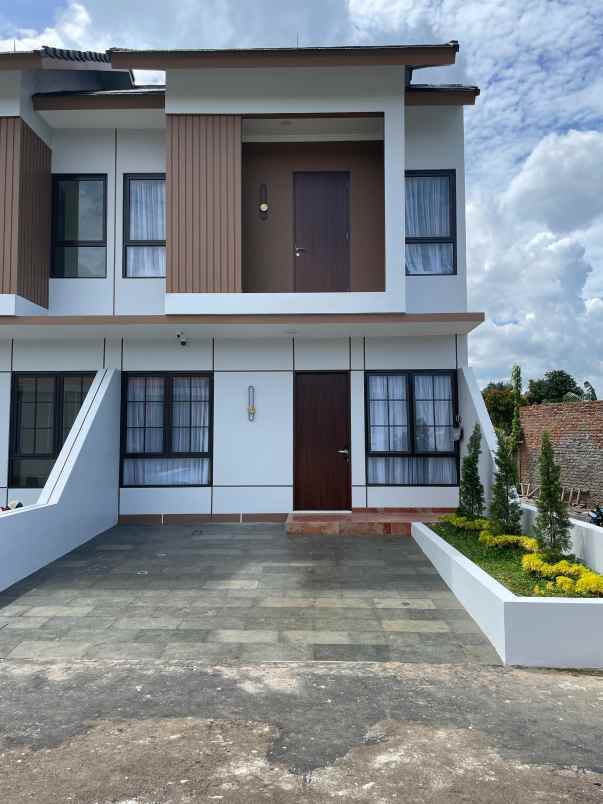 dijual rumah jl raya serua bojongsari depok