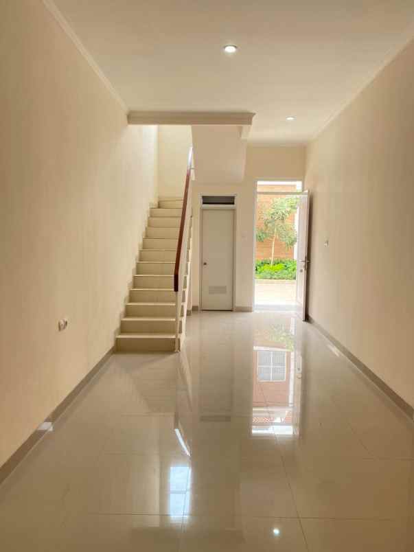 dijual rumah jl raya sirojul munir