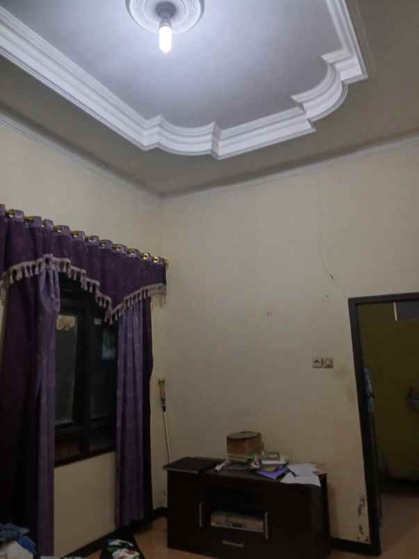 dijual rumah jl raya untung suropati