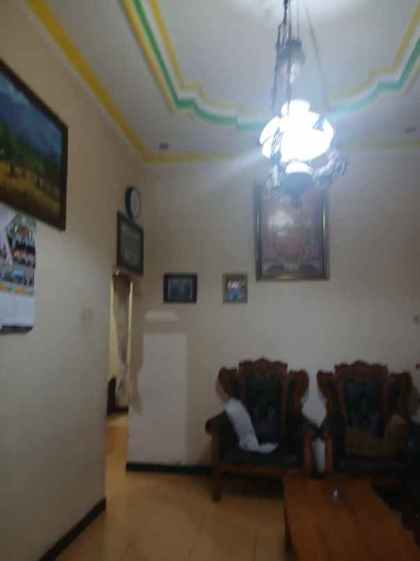 dijual rumah jl raya untung suropati
