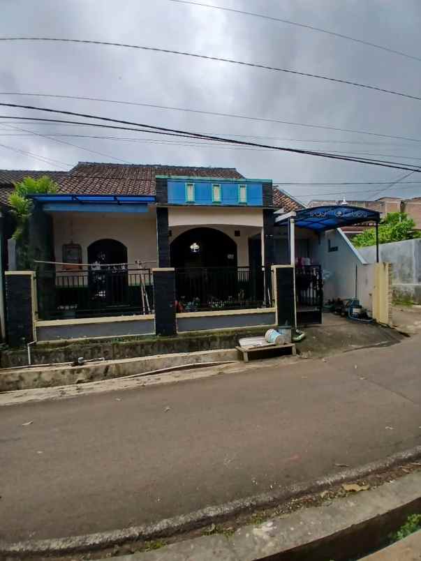 dijual rumah jl raya untung suropati
