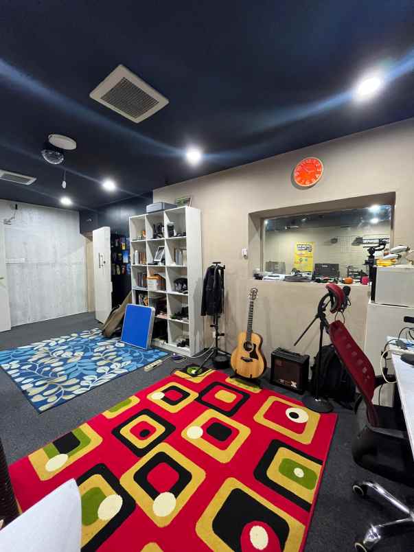 dijual rumah jl sekuntum