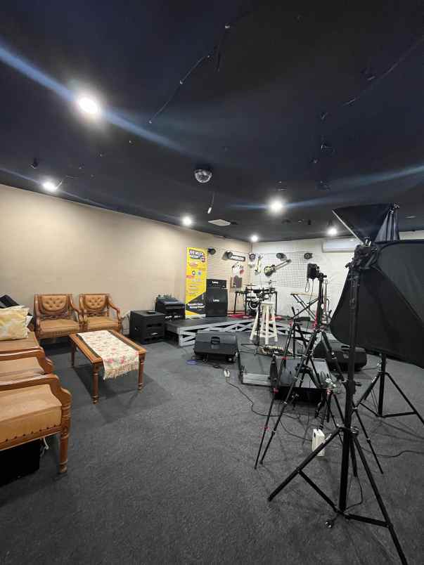 dijual rumah jl sekuntum