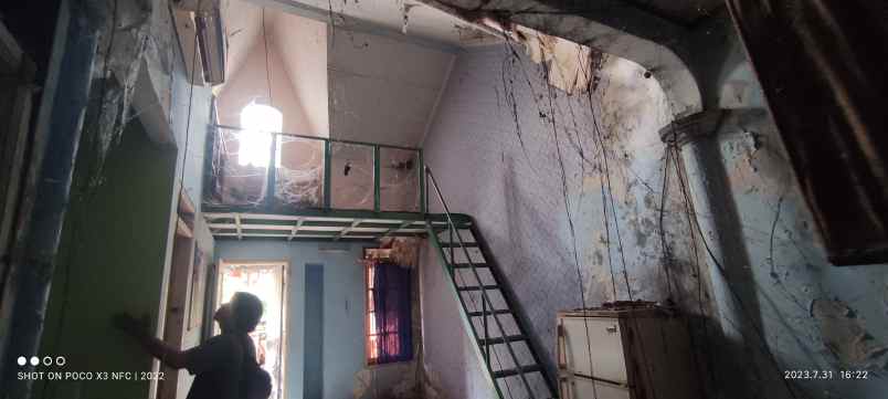 dijual rumah jl taman victori sentul