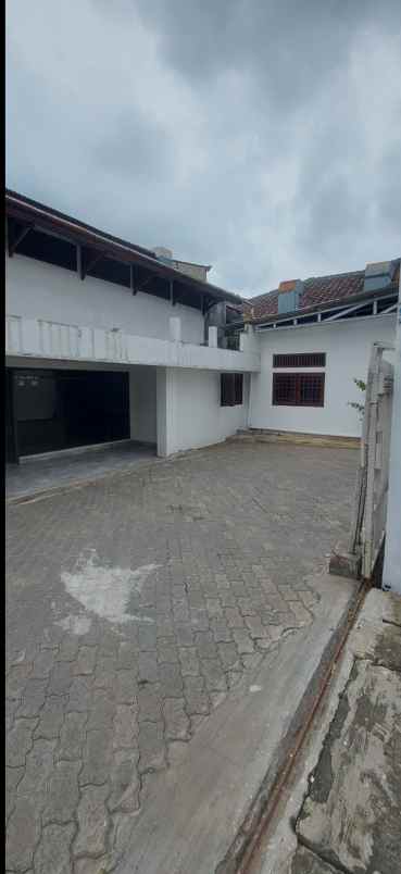 dijual rumah jl tulodong bawah