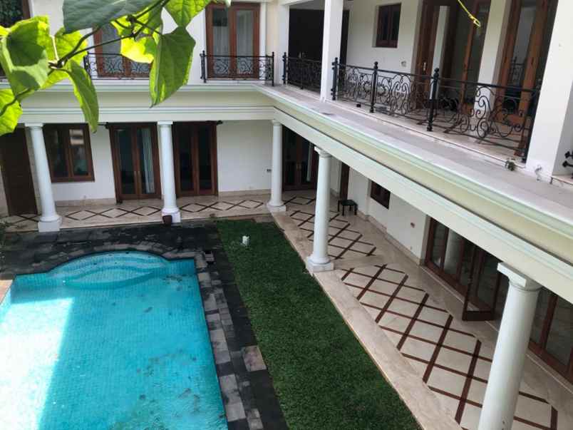 dijual rumah jl tulodong bawah senayan