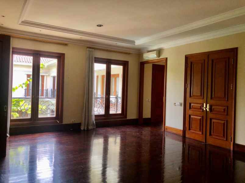 dijual rumah jl tulodong bawah senayan