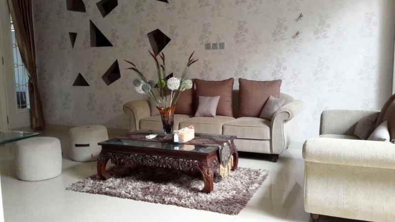 dijual rumah jl utara raya perum puri