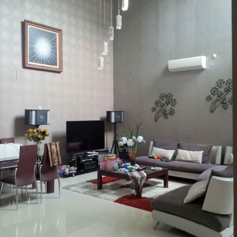 dijual rumah jl utara raya perum puri