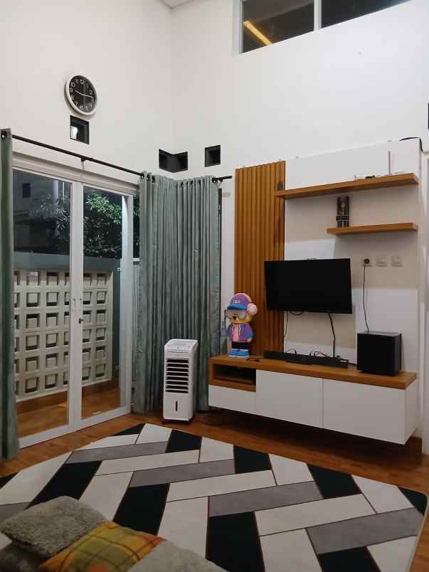 dijual rumah jl wates km 10